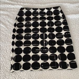 Black and white pencil skirt